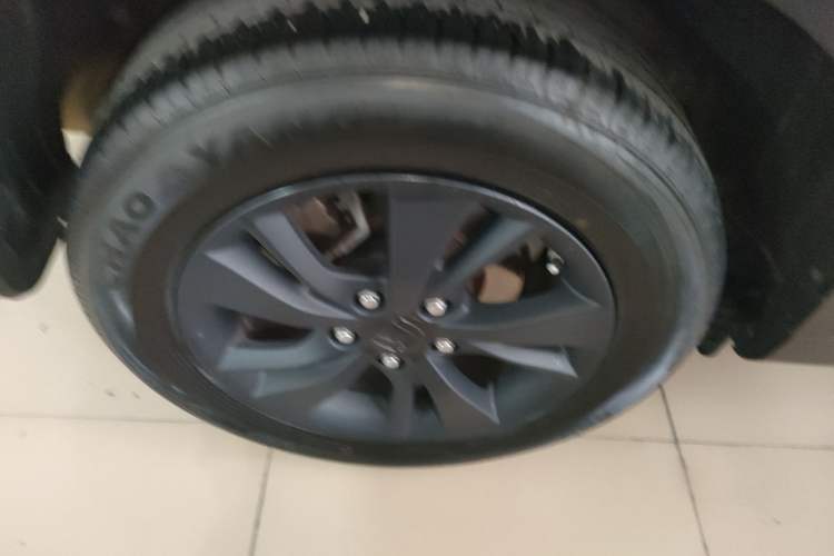 Used Honda Vezel 2015 1.5L CVT two-wheel drive Comfort trim Exterior 5