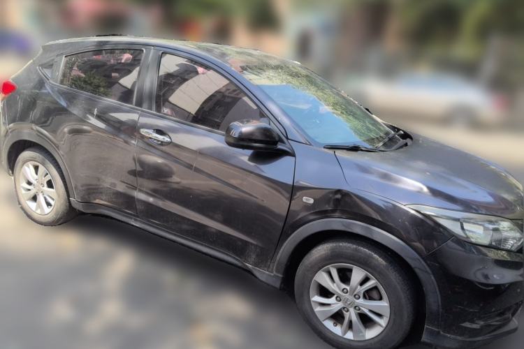 Used Honda Vezel 2015 1.5L CVT two-wheel drive Comfort trim Front Right 45 Deg