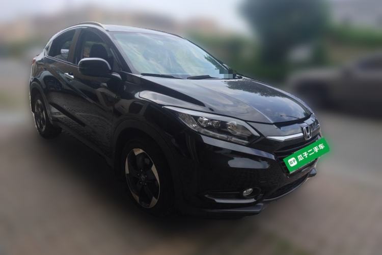 Used Honda Vezel 2015 1.8L CVT 2WD Luxury Model Front Right 45 Deg