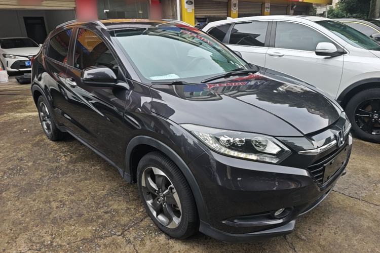 Used Honda Vezel 2015 1.8L CVT 2WD Luxury Model Front Right 45 Deg