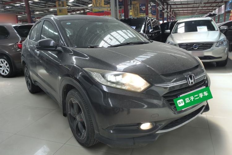 Used Honda Vezel 2015 1.8L CVT 2WD Luxury Model Front Right 45 Deg