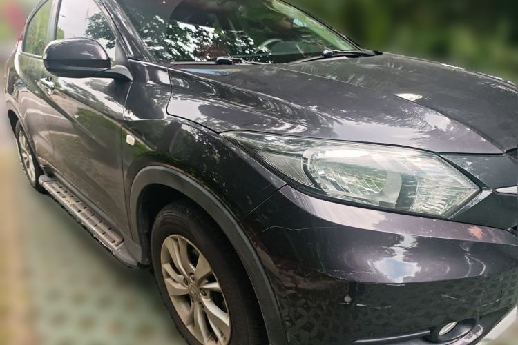 Used Honda Vezel 2015 1.5L CVT two-wheel drive Comfort trim Front Right 45 Deg