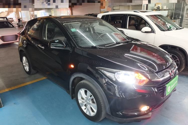 Used Honda Vezel 2015 1.5L CVT two-wheel drive Comfort trim Front Right 45 Deg