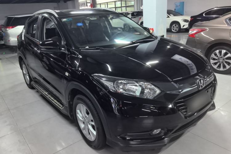 Used Honda Vezel 2015 1.5L manual two-wheel drive Comfort trim level Front Right 45 Deg