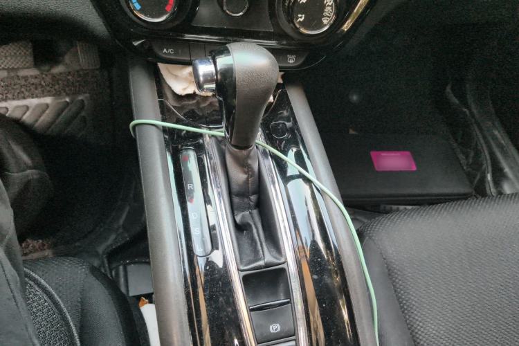 Used Honda Vezel 2015 1.5L CVT two-wheel drive Comfort trim Gear Lever