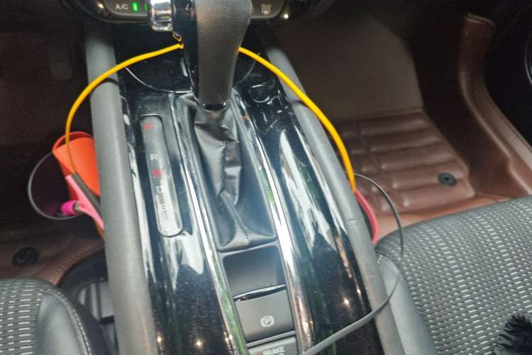 Used Honda Vezel 2015 1.8L CVT 2WD Elite Model Gear Lever