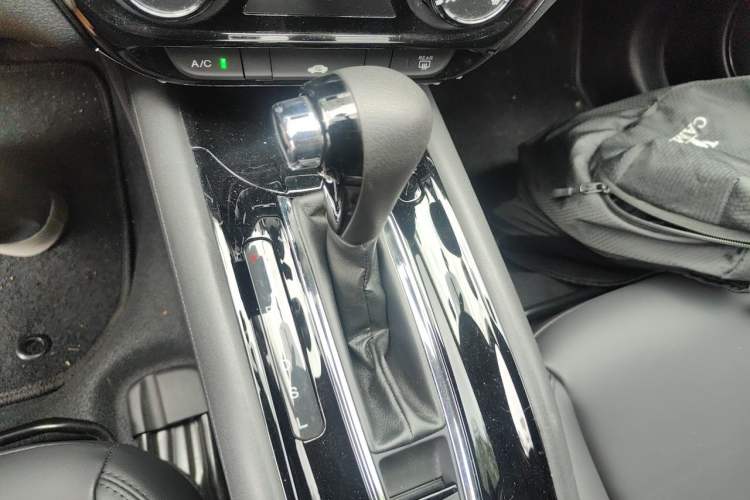 Used Honda Vezel 2015 1.5L CVT two-wheel drive Comfort trim Gear Lever