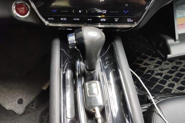 Used Honda Vezel 2015 1.8L CVT Four-Wheel Drive Flagship Model Gear Lever