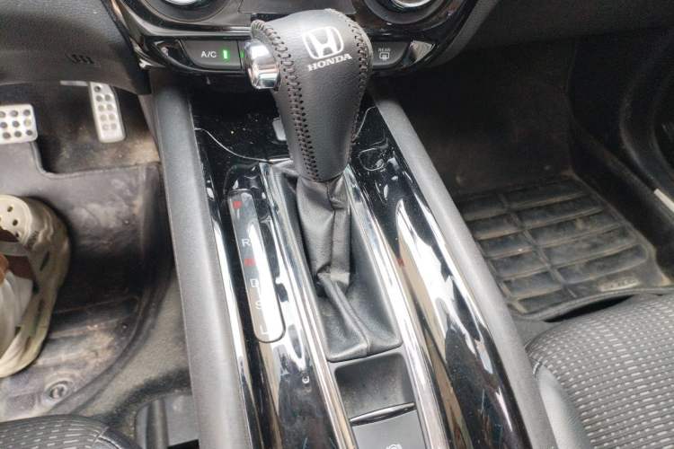 Used Honda Vezel 2015 1.8L CVT 2WD Elite Model Gear Lever