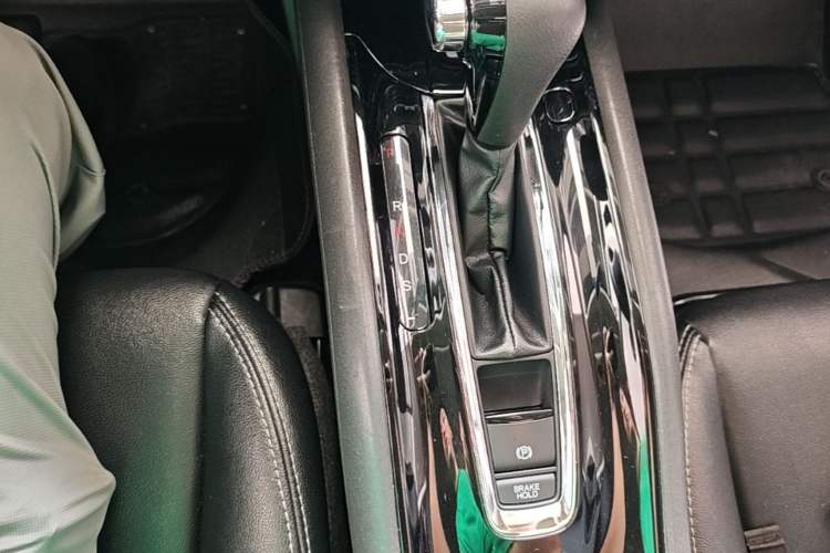 Used Honda Vezel 2015 1.8L CVT 2WD Elite Model Gear Lever