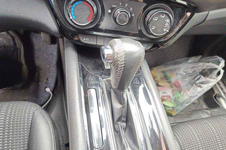 Used Honda Vezel 2015 1.8L CVT 2WD Elite Model Gear Lever