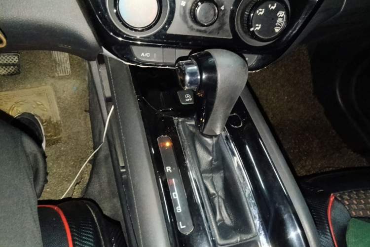 Used Honda Vezel 2015 1.8L CVT 2WD Elite Model Gear Lever