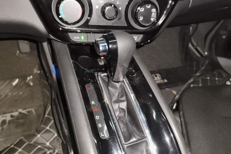 Used Honda Vezel 2015 1.8L CVT 2WD Elite Model Gear Lever