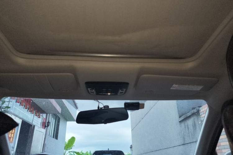 Used Honda Vezel 2015 1.8L CVT 2WD Luxury Model Headliner