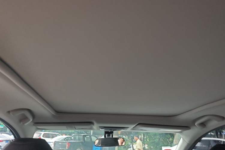 Used Honda Vezel 2015 1.8L CVT 2WD Luxury Model Headliner