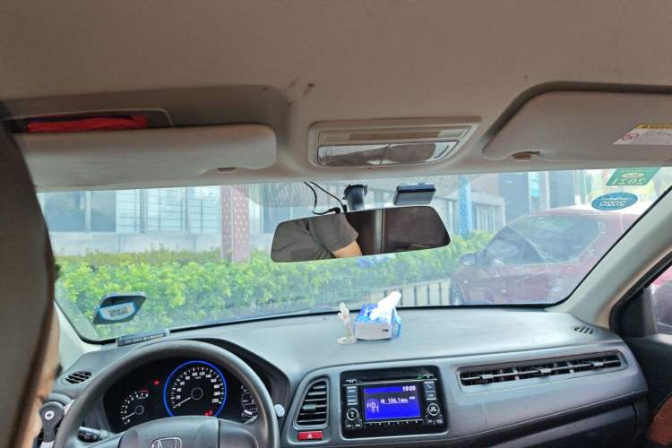 Used Honda Vezel 2015 1.5L manual two-wheel drive Comfort trim level Headliner
