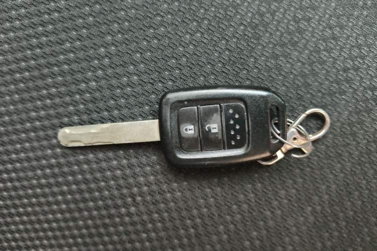 Used Honda Vezel 2015 1.5L CVT two-wheel drive Comfort trim Interior 1