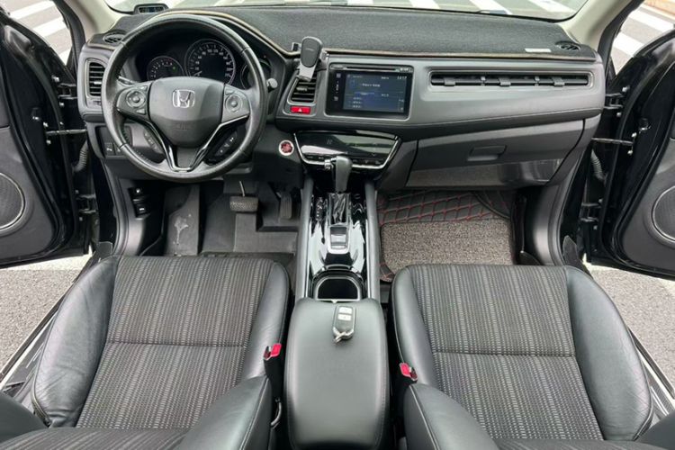 Used Honda Vezel 2015 1.8L CVT 2WD Luxury Model Interior 1