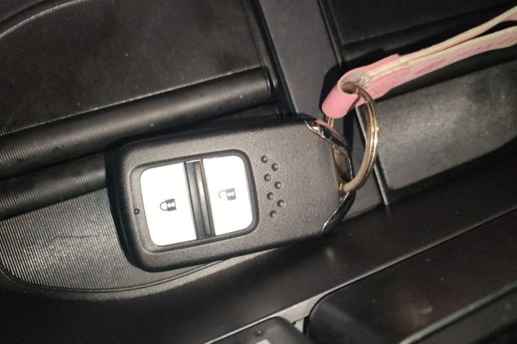 Used Honda Vezel 2015 1.5L CVT two-wheel drive Comfort trim Interior 1