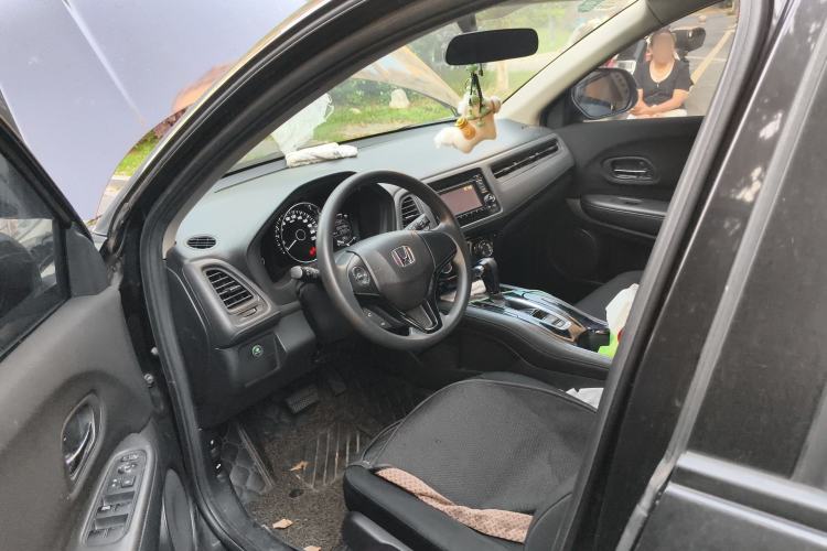 Used Honda Vezel 2015 1.5L CVT two-wheel drive Comfort trim Interior 3