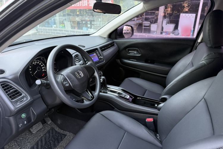 Used Honda Vezel 2015 1.5L CVT two-wheel drive Comfort trim Interior 3