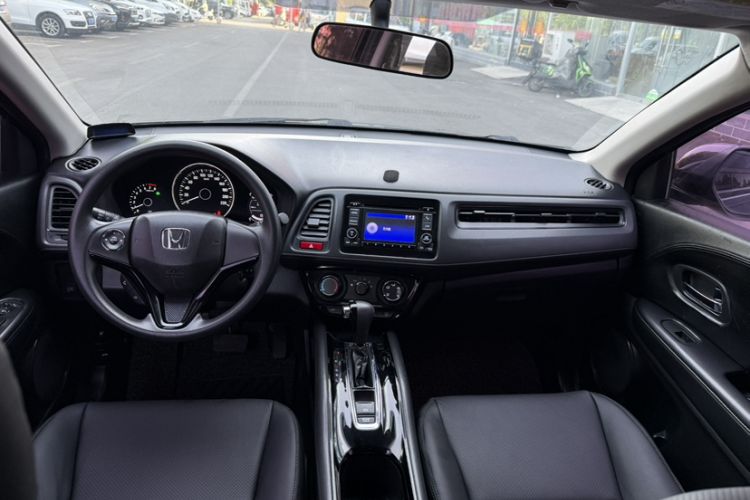 Used Honda Vezel 2015 1.5L CVT two-wheel drive Comfort trim Interior 4