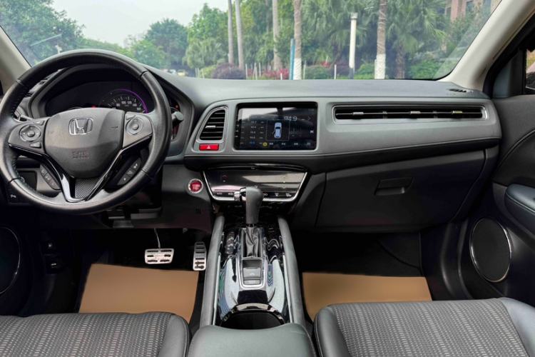 Used Honda Vezel 2015 1.8L CVT 2WD Luxury Model Interior 7