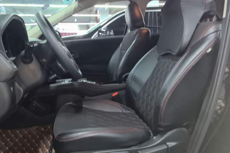 Used Honda Vezel 2015 1.5L manual two-wheel drive Comfort trim level Left Front Seat