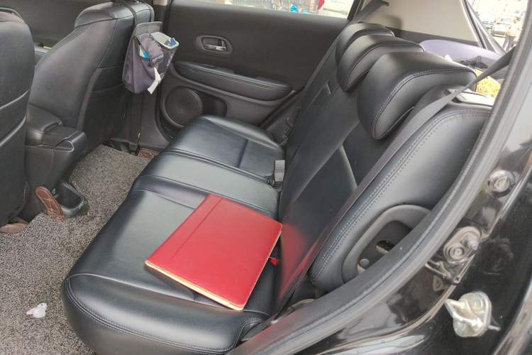 Used Honda Vezel 2015 1.5L manual two-wheel drive Comfort trim level Left Rear Seat