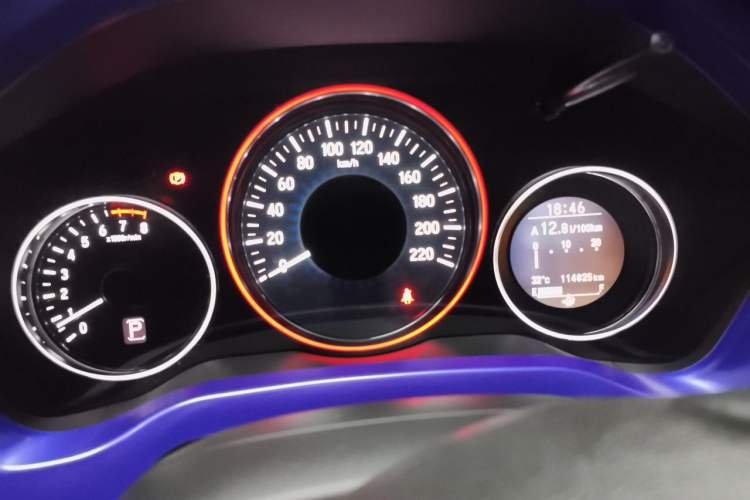 Used Honda Vezel 2015 1.8L CVT 2WD Luxury Model Odometer Close Up