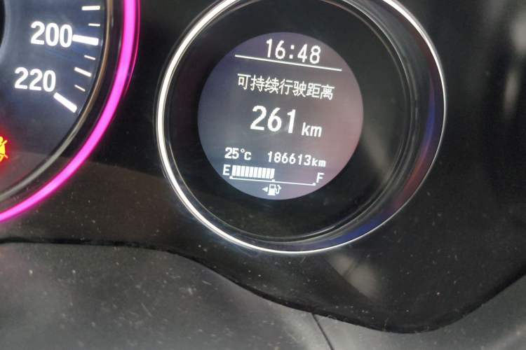 Used Honda Vezel 2015 1.8L CVT Four-Wheel Drive Flagship Model Odometer Close Up