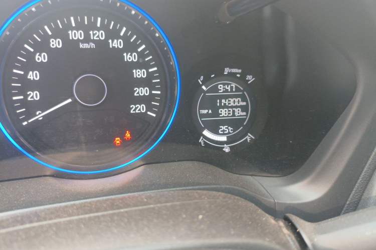 Used Honda Vezel 2015 1.8L Manual Two-Wheel Drive Elite Version Odometer Close Up