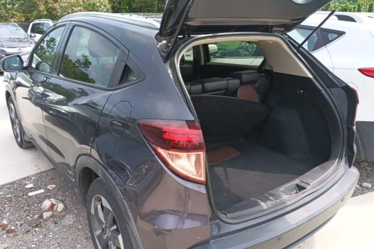 Used Honda Vezel 2015 1.8L CVT 2WD Luxury Model Rear Left 45 Deg