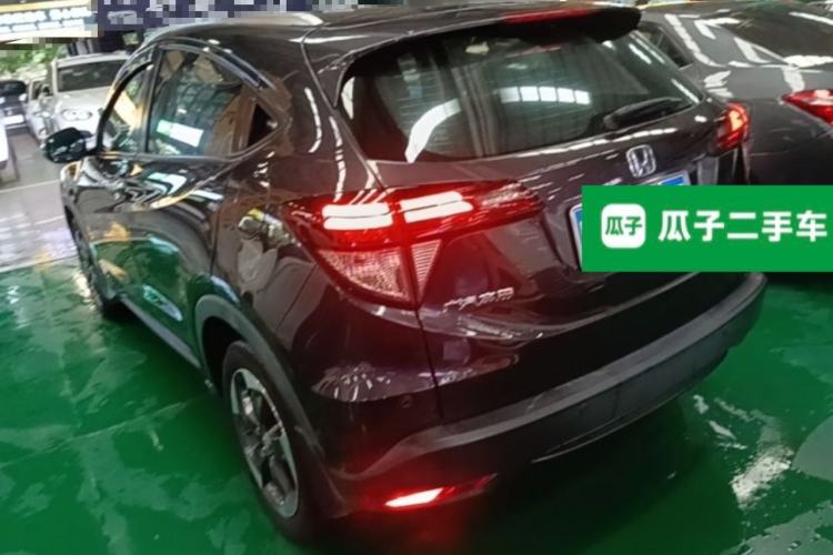 Used Honda Vezel 2015 1.8L CVT 2WD Luxury Model Rear Left 45 Deg