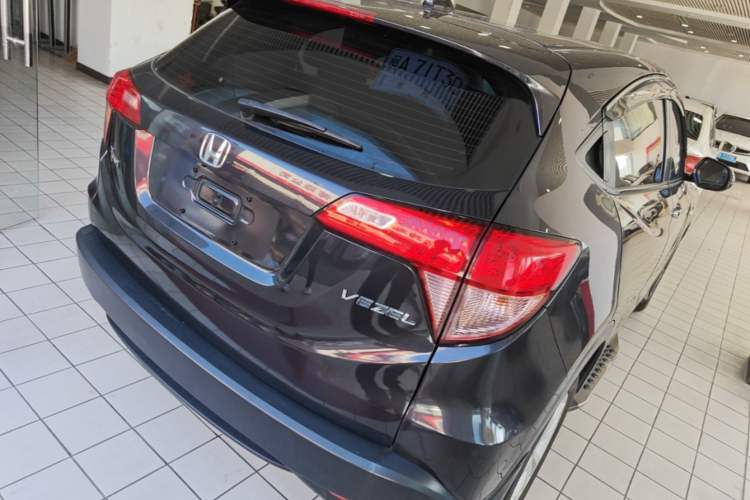 Used Honda Vezel 2015 1.5L CVT two-wheel drive Comfort trim Rear Right 45 Deg