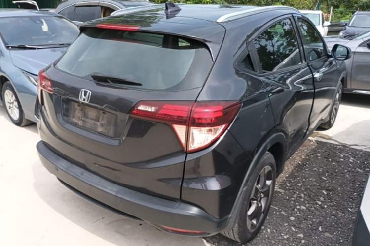Used Honda Vezel 2015 1.8L CVT 2WD Luxury Model Rear Right 45 Deg