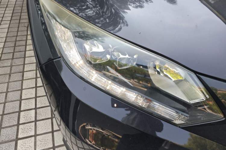 Used Honda Vezel 2015 1.8L CVT 2WD Luxury Model Right Front Headlight