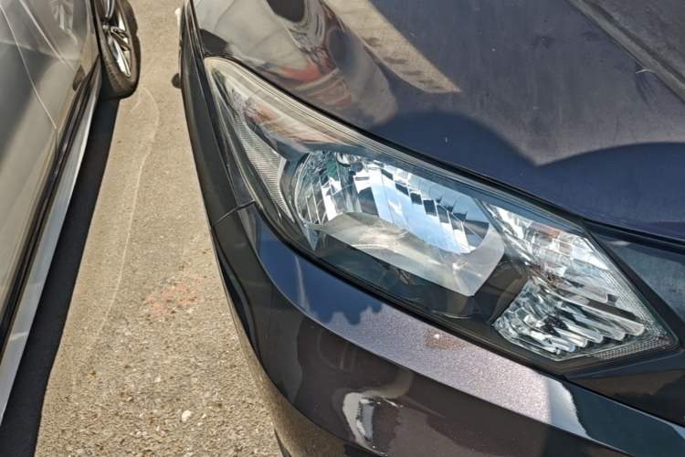 Used Honda Vezel 2015 1.8L CVT 2WD Elite Model Right Front Headlight