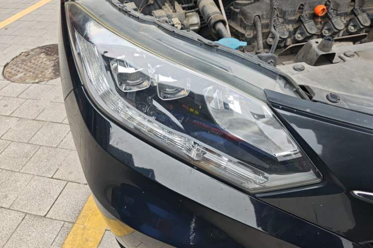 Used Honda Vezel 2015 1.8L CVT 2WD Luxury Model Right Front Headlight