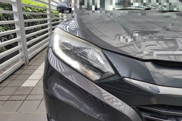 Used Honda Vezel 2015 1.8L CVT 2WD Luxury Model Right Front Headlight