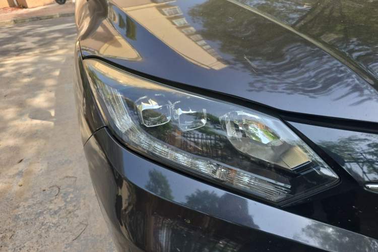 Used Honda Vezel 2015 1.8L CVT 2WD Luxury Model Right Front Headlight