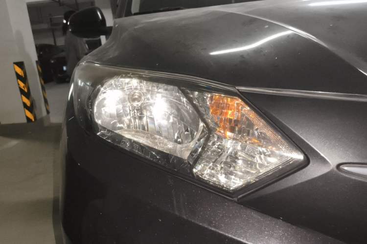 Used Honda Vezel 2015 1.8L CVT 2WD Elite Model Right Front Headlight