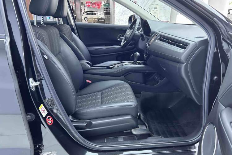 Used Honda Vezel 2015 1.8L CVT 2WD Luxury Model Right Front Seat