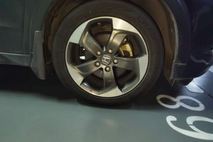 Used Honda Vezel 2015 1.8L CVT 2WD Luxury Model Right Front Wheel Hub