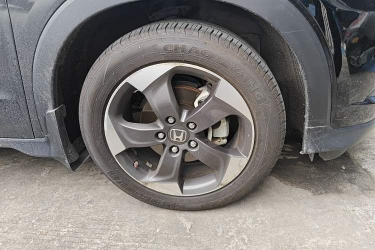 Used Honda Vezel 2015 1.8L CVT 2WD Luxury Model Right Front Wheel Hub