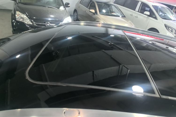 Used Honda Vezel 2015 1.8L CVT 2WD Luxury Model Roof