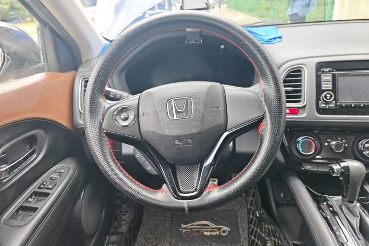 Used Honda Vezel 2015 1.5L CVT two-wheel drive Comfort trim Steering Wheel