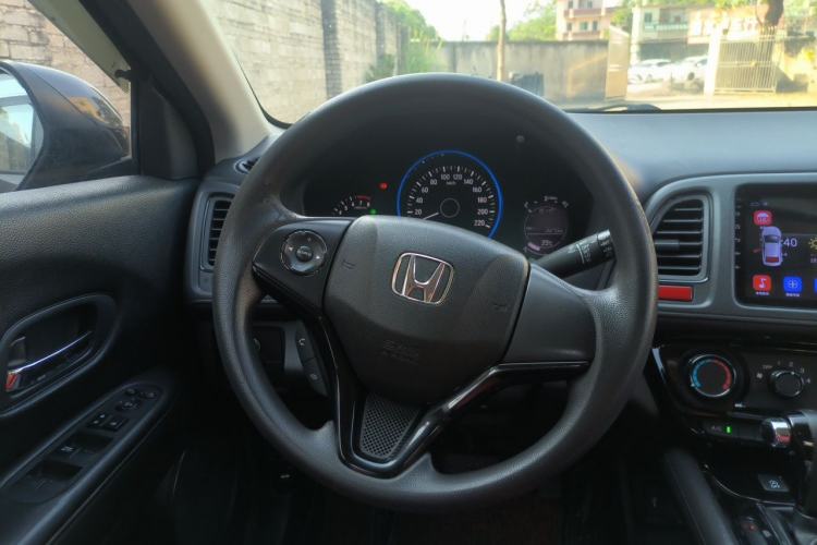Used Honda Vezel 2015 1.8L CVT 2WD Elite Model Steering Wheel