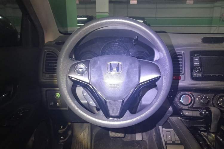 Used Honda Vezel 2015 1.8L CVT 2WD Elite Model Steering Wheel