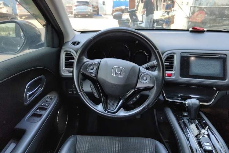 Used Honda Vezel 2015 1.8L CVT 2WD Luxury Model Steering Wheel